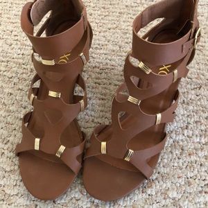 Women’s Shoes Tan XOXO Size 8M